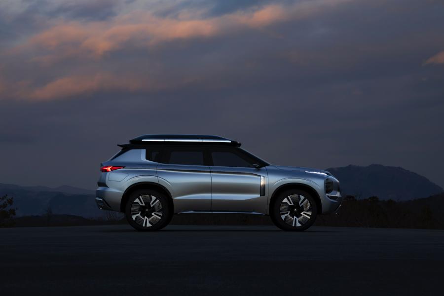  Mitsubishi Engelberg Tourer 2019 года  (фото 27 из 38)
